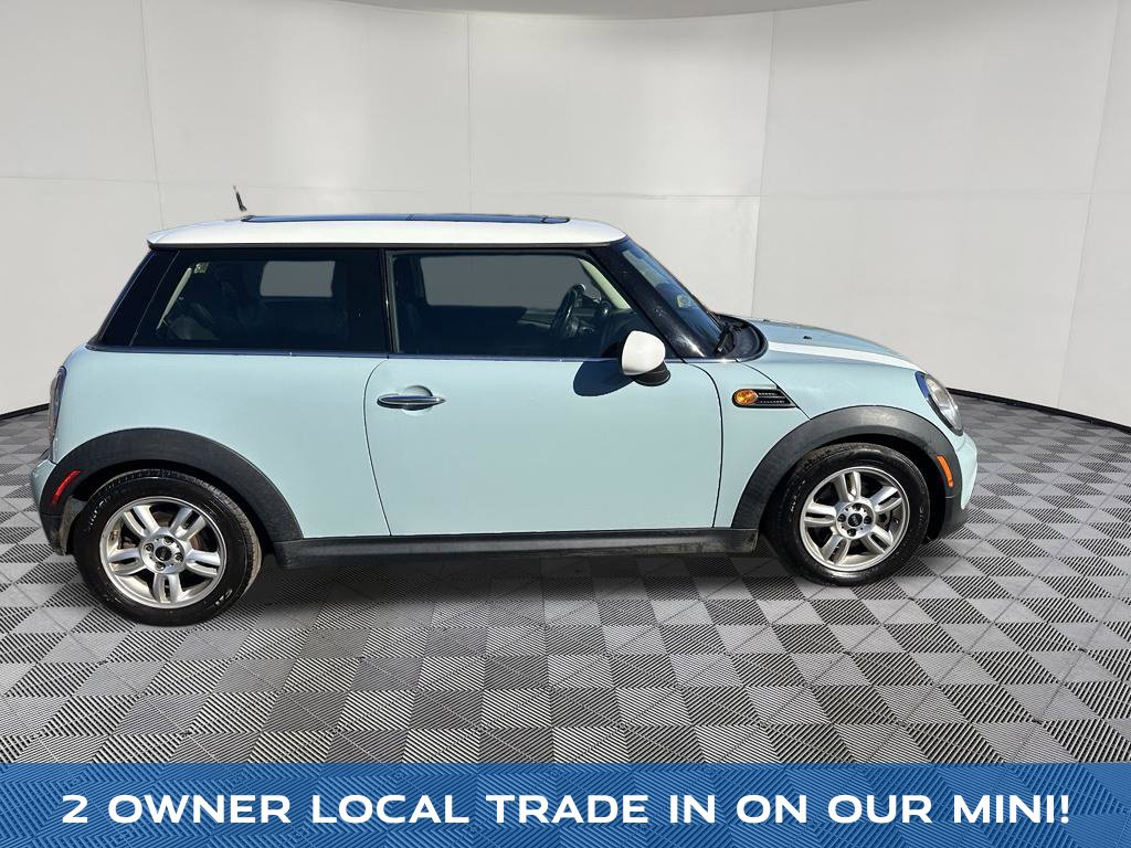 2013 MINI Cooper view 5