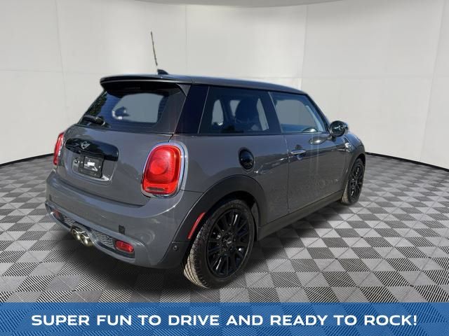 2018 MINI Cooper S view 3