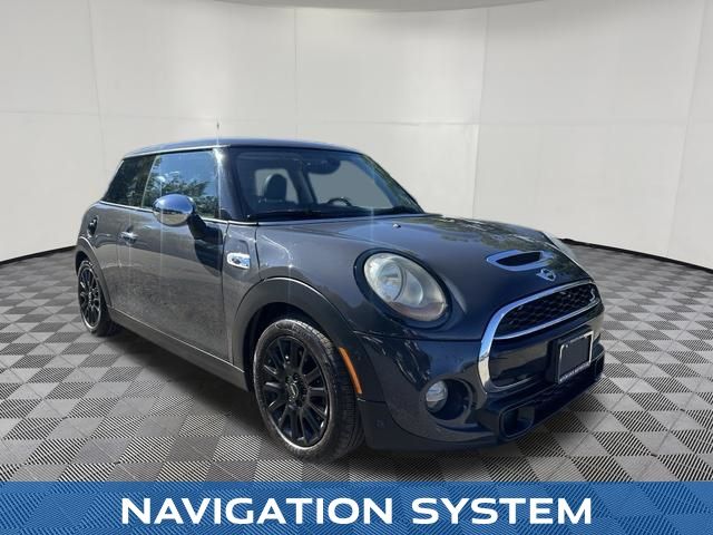 2018 MINI Cooper S view 5