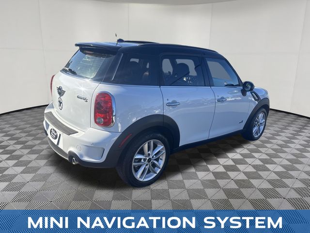 2014 MINI Cooper S Countryman view 5