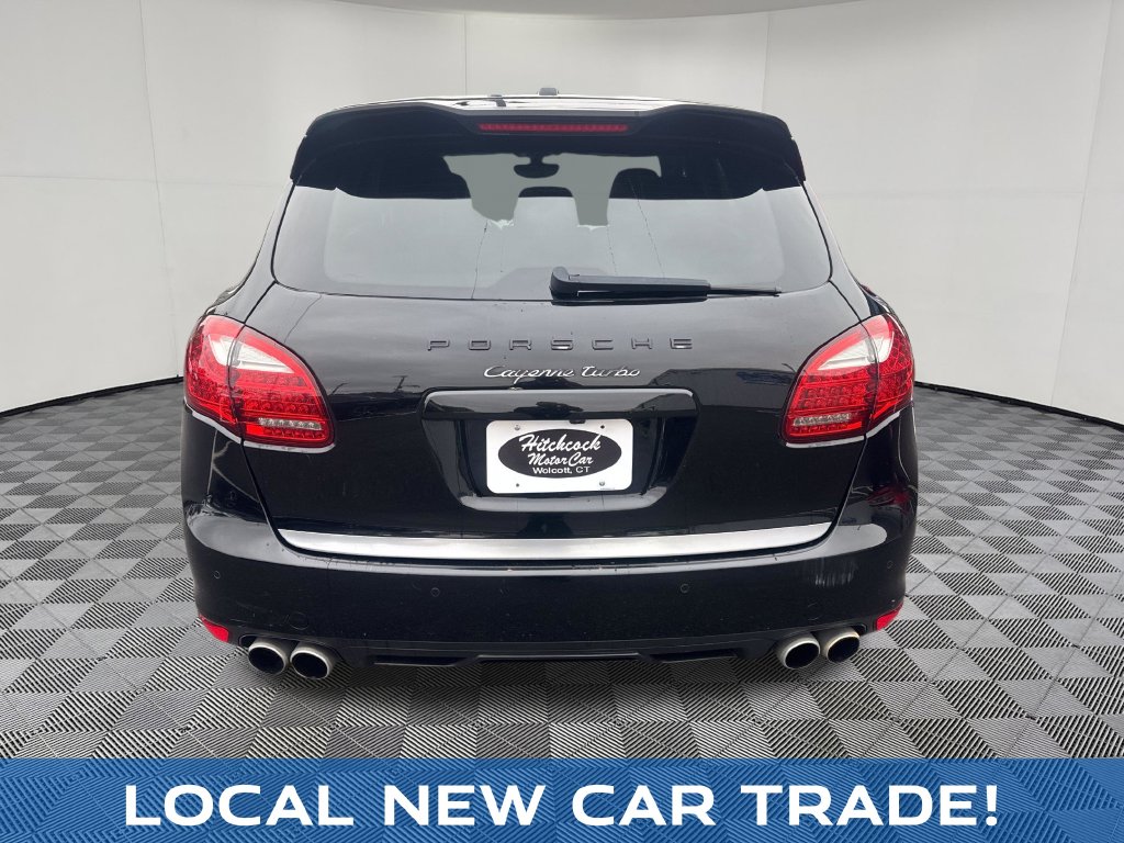 2011 Porsche Cayenne view 5
