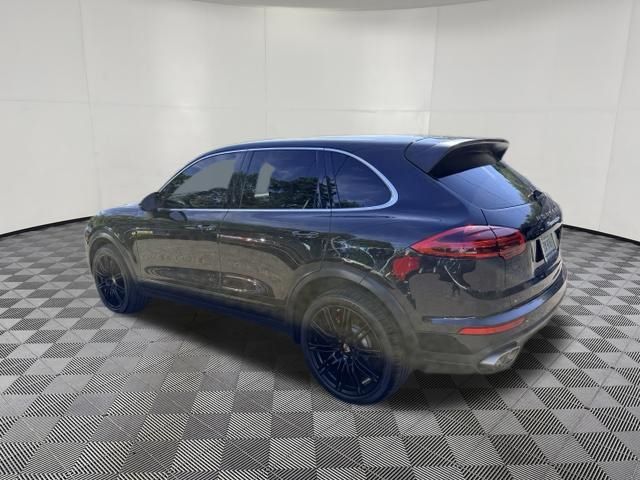 2015 Porsche Cayenne view 3