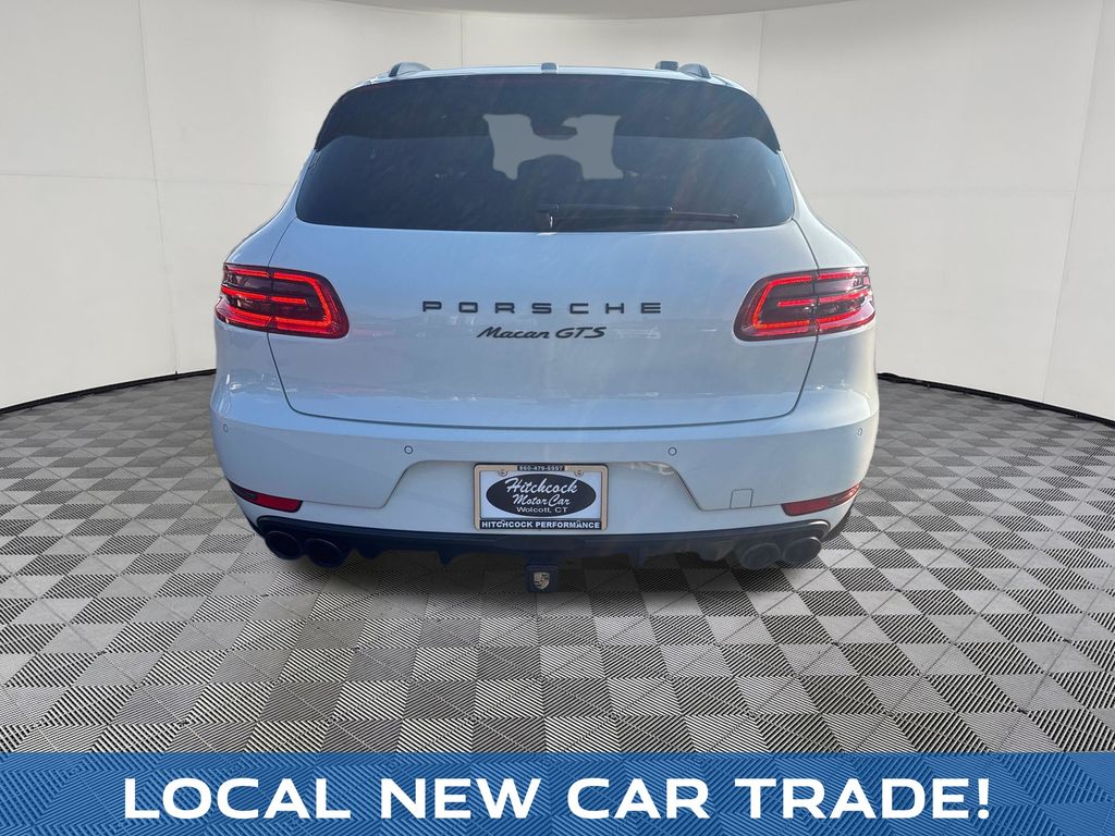 2017 Porsche Macan view 4