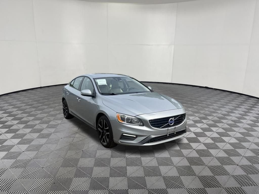 2017 Volvo S60 view 3