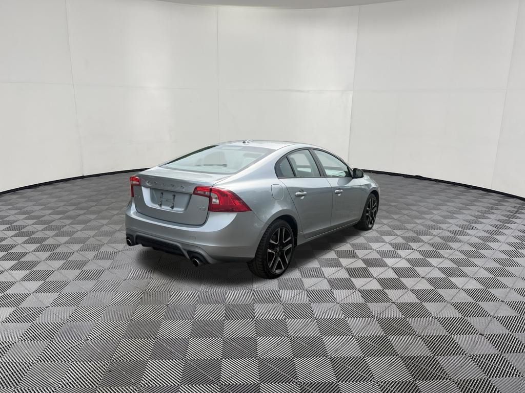 2017 Volvo S60 view 5