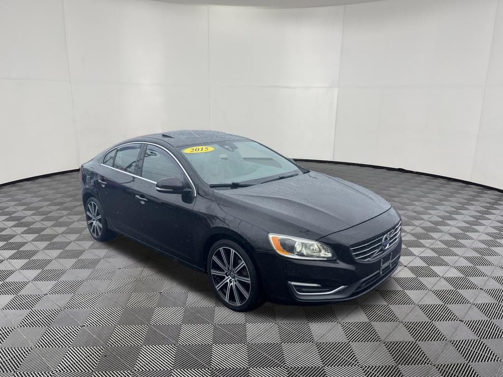 2015 Volvo S60 view 3