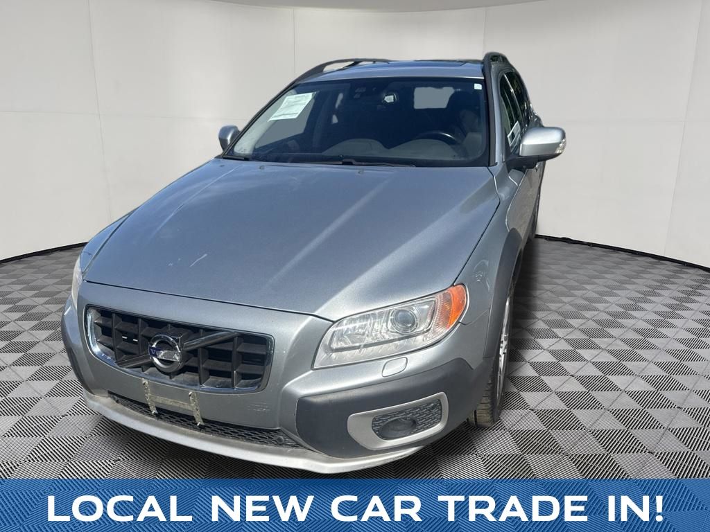 2013 Volvo XC70 view 2