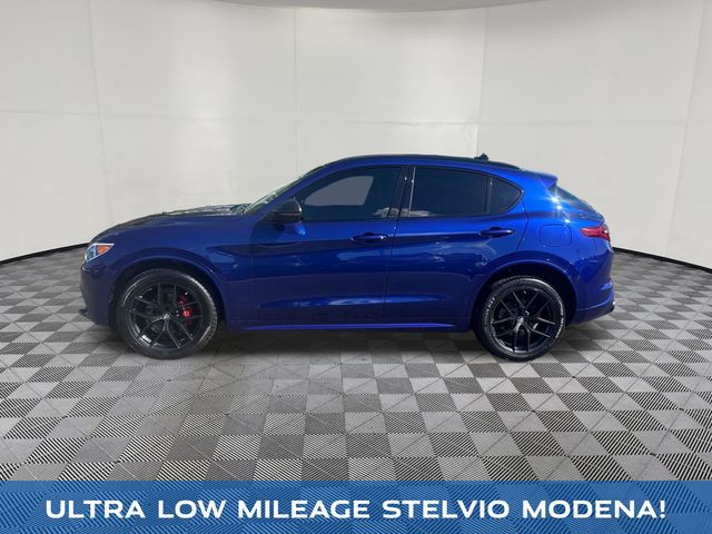 2020 Alfa Romeo Stelvio view 2