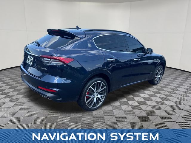 2021 Maserati Levante view 5