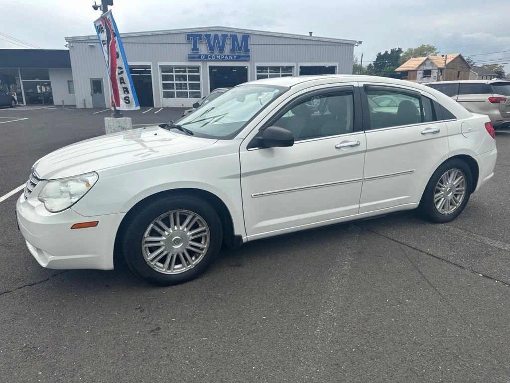 2008 Chrysler Sebring view 3