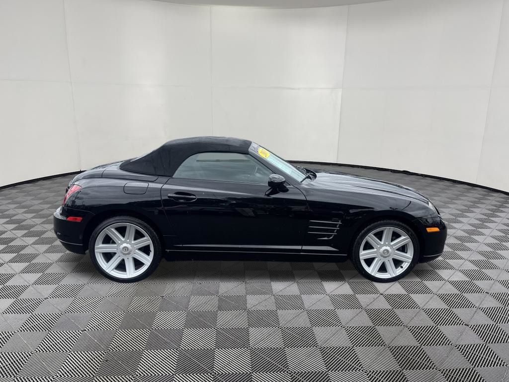 2007 Chrysler Crossfire view 4