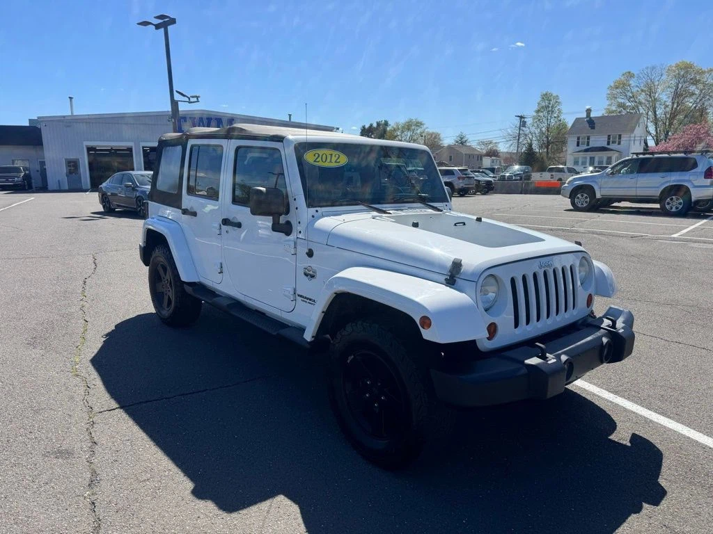 2012 Jeep Wrangler view 3