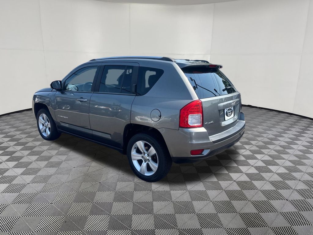 2013 Jeep Compass view 3