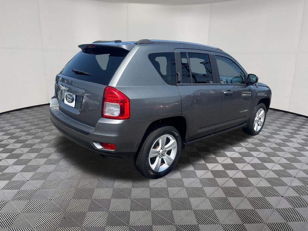 2013 Jeep Compass view 5