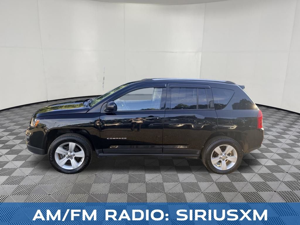 2016 Jeep Compass view 4