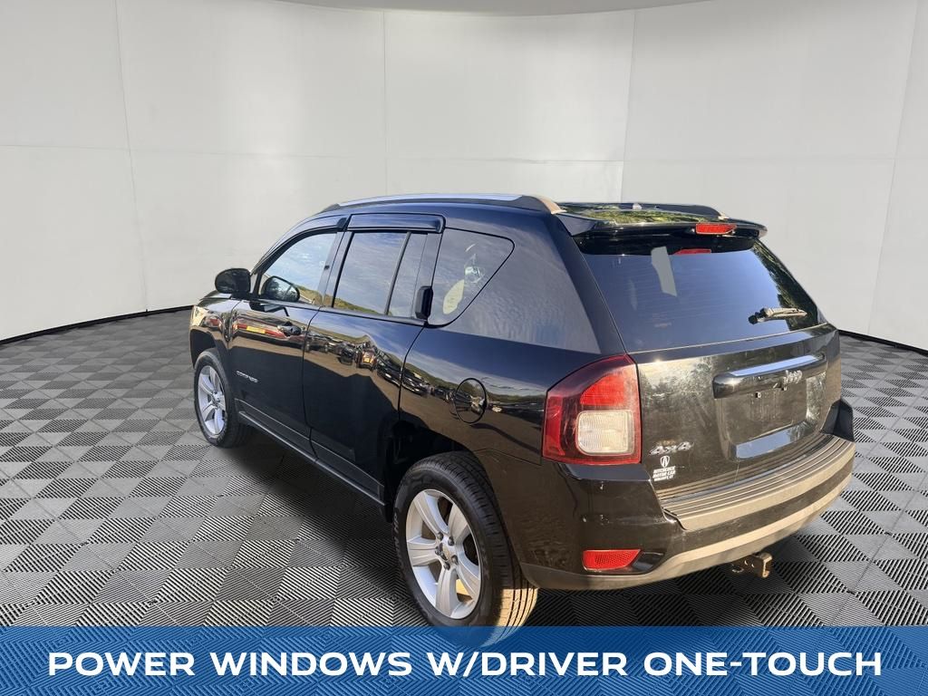2016 Jeep Compass view 5