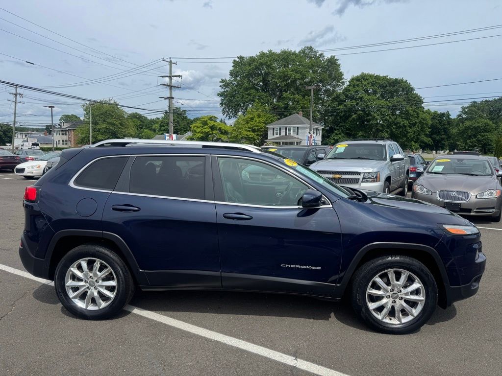 2014 Jeep Cherokee view 4