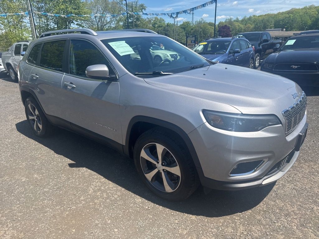 2019 Jeep Cherokee view 2
