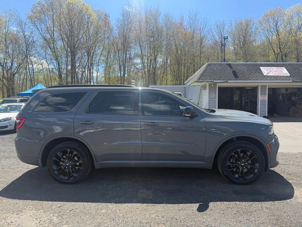 2023 Dodge Durango view 4