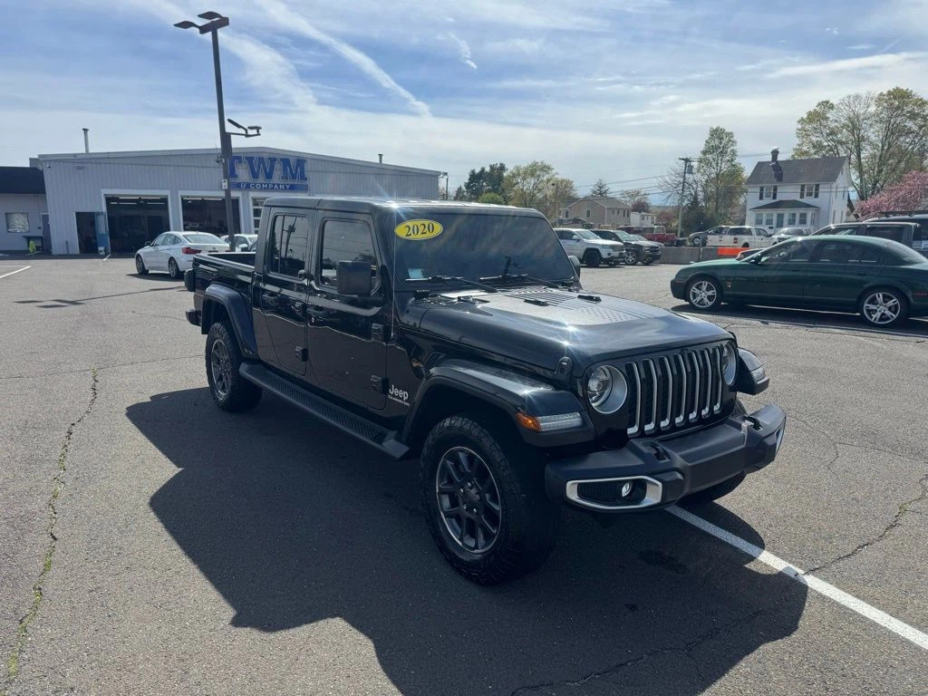 2020 Jeep Gladiator view 3