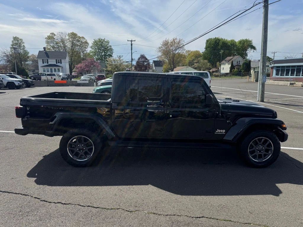 2020 Jeep Gladiator view 4