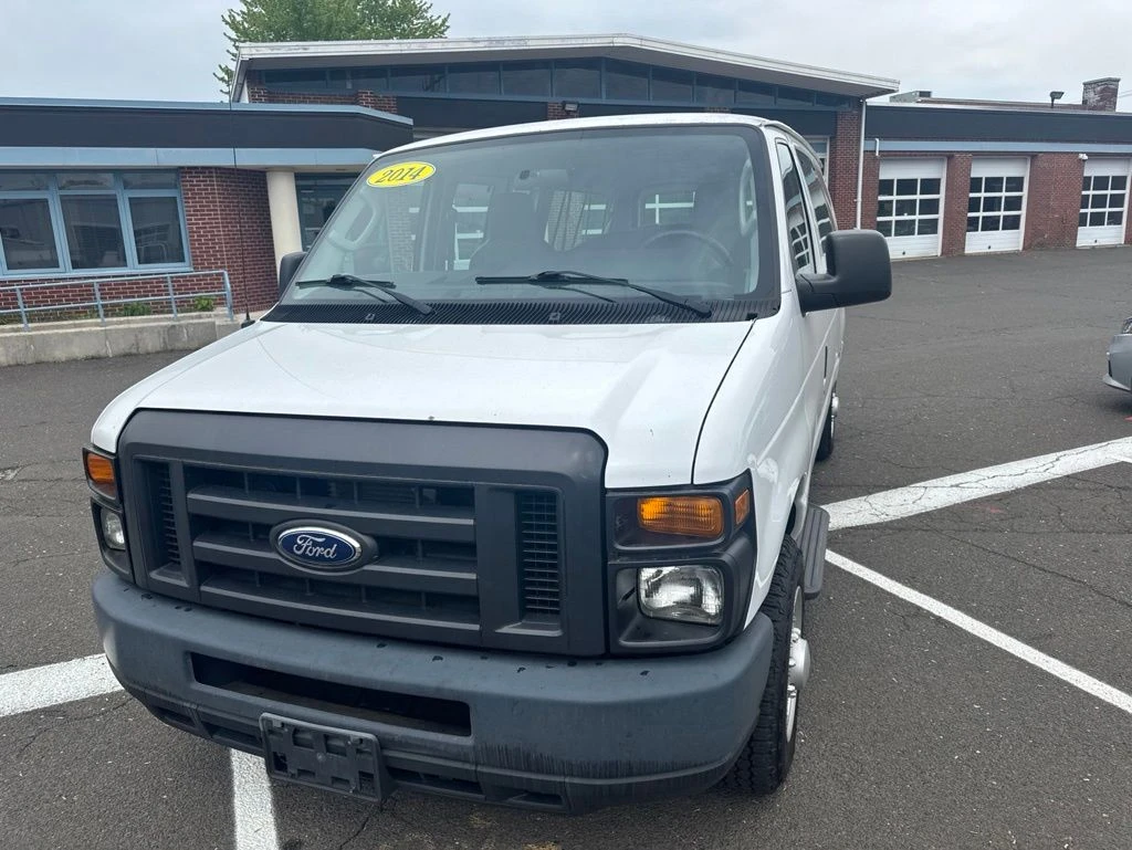 2014 Ford E-350SD view 2