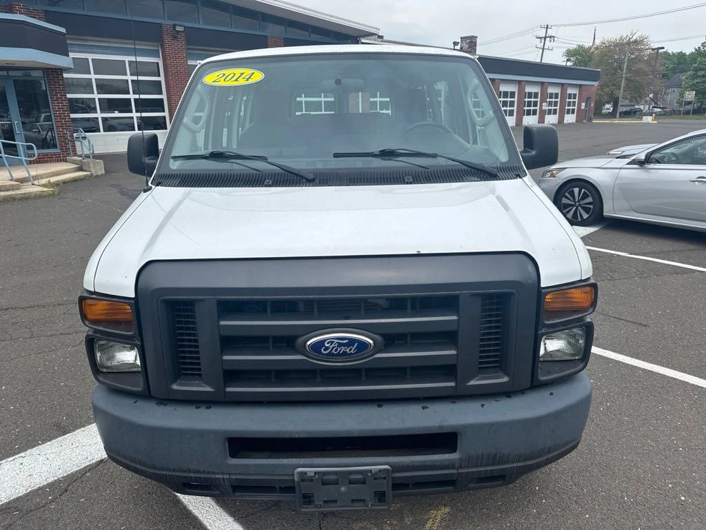 2014 Ford E-350SD view 3