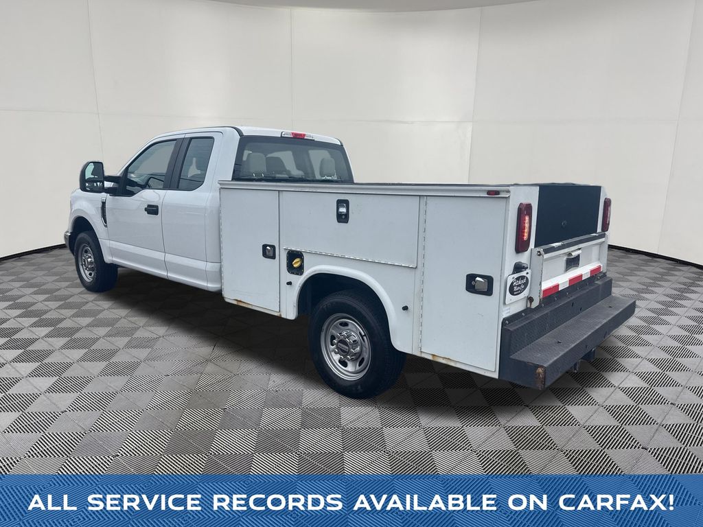 2019 Ford F-250SD view 3