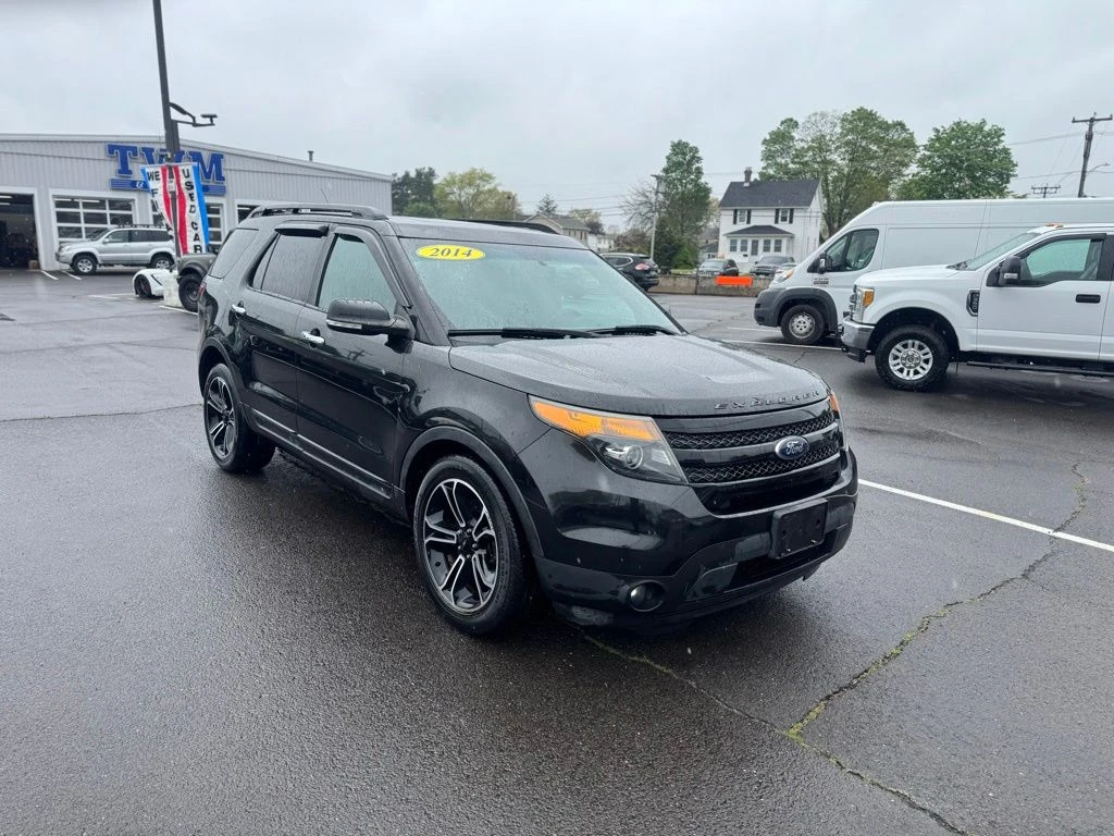 2014 Ford Explorer view 3