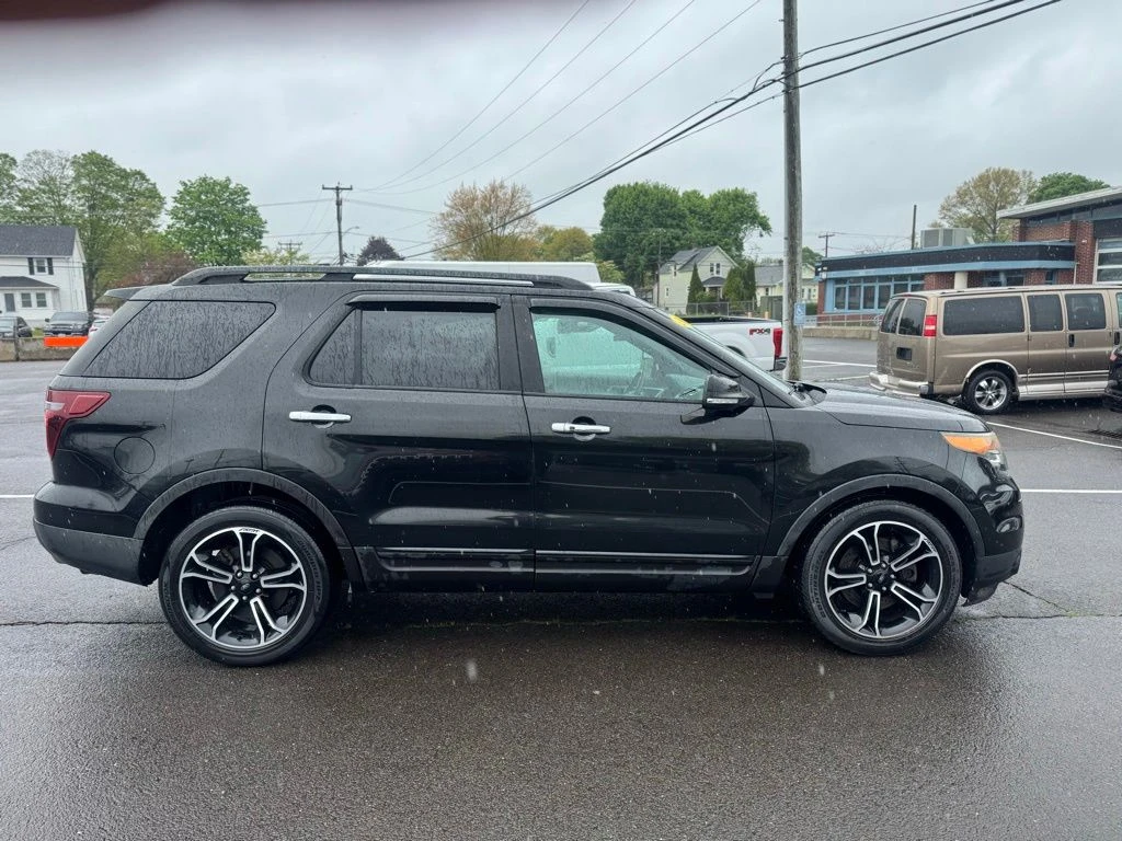 2014 Ford Explorer view 4