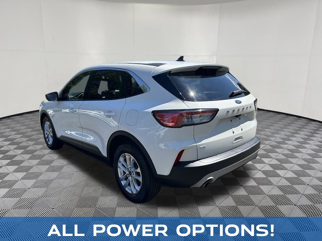 2022 Ford Escape view 5