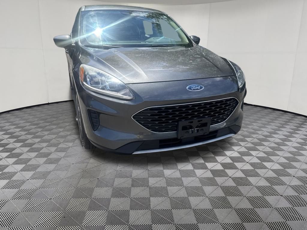 2020 Ford Escape view 4