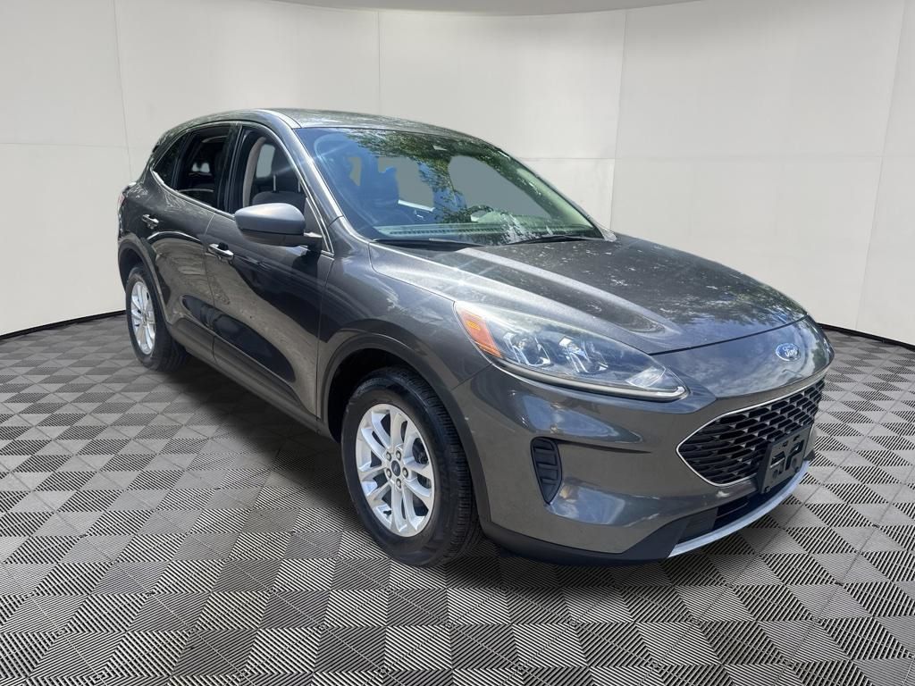 2020 Ford Escape view 5