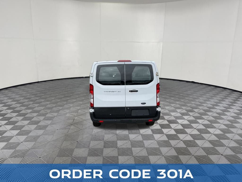 2018 Ford Transit-150 view 4