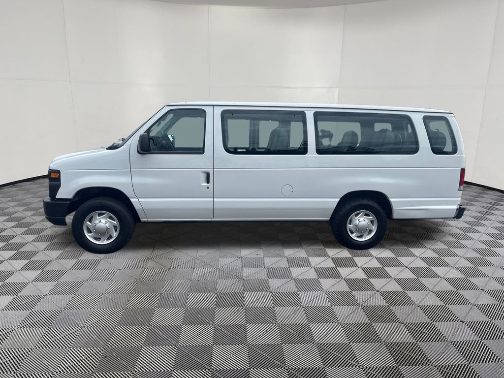 2014 Ford E-250 view 2