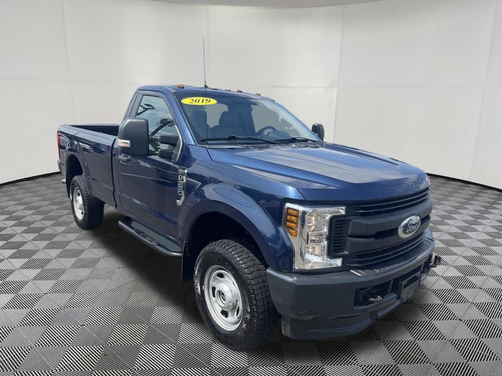 2019 Ford F-350SD view 3