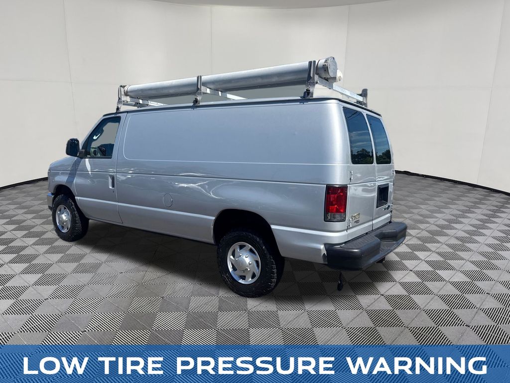 2012 Ford E-350SD view 3