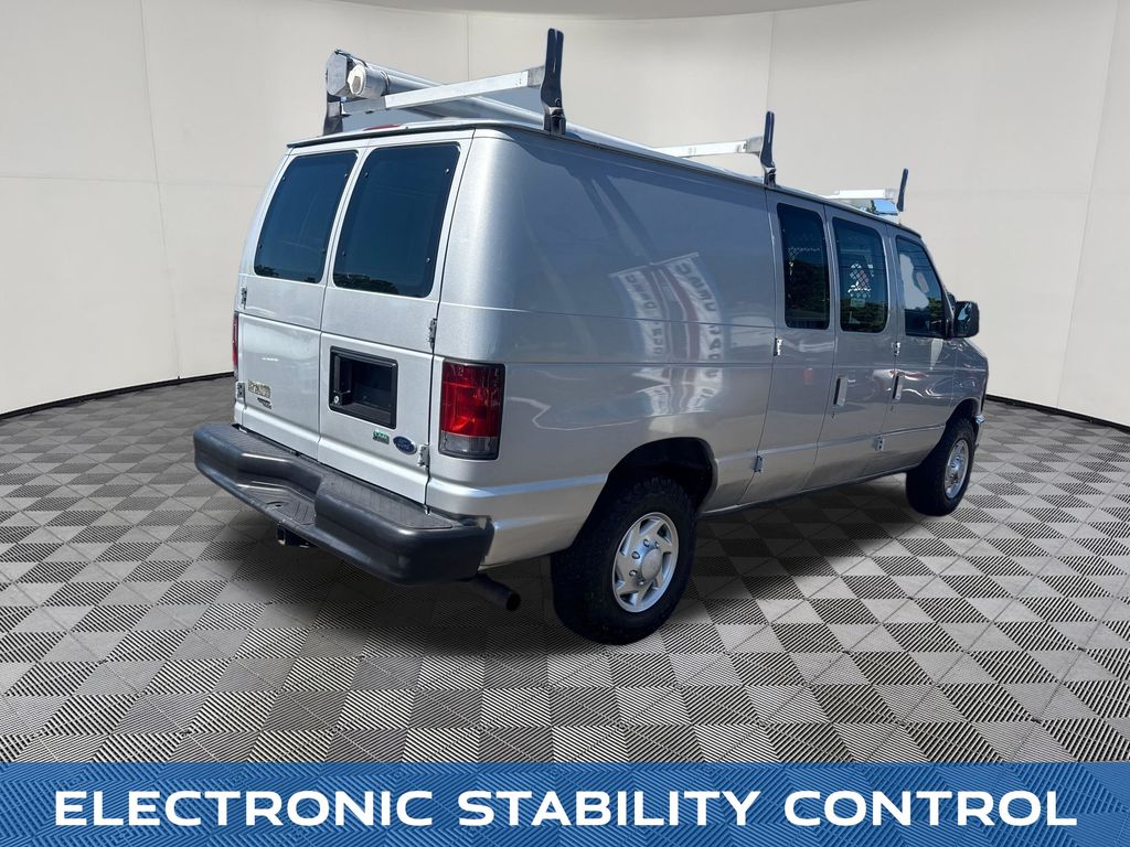 2012 Ford E-350SD view 5