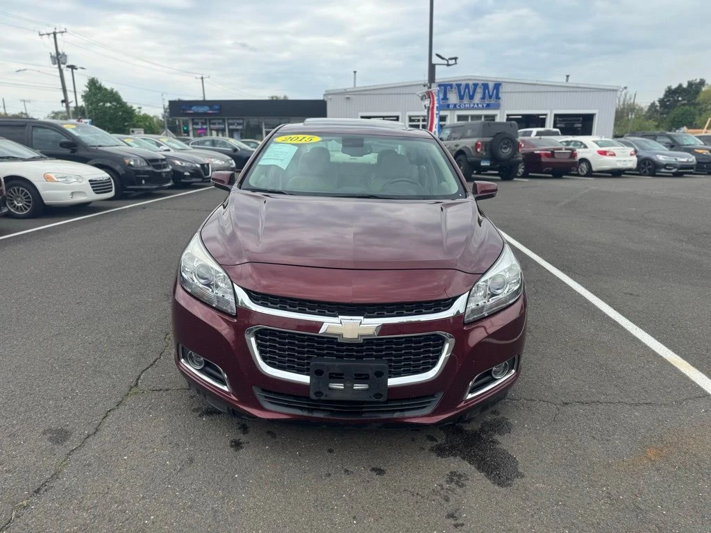2015 Chevrolet Malibu view 2