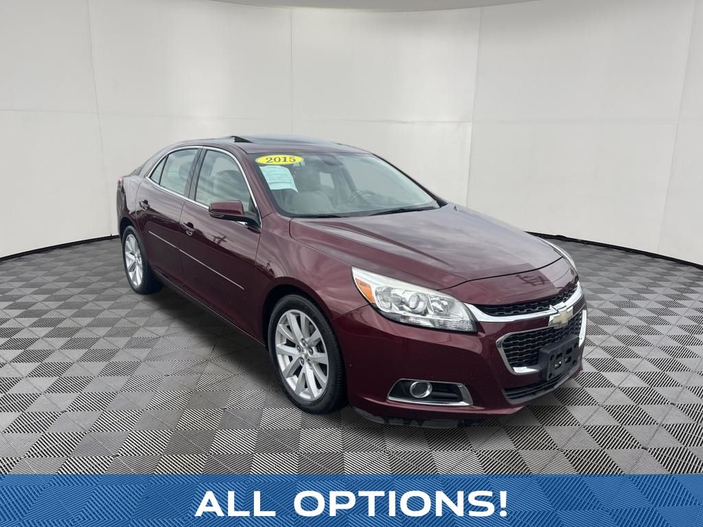 2015 Chevrolet Malibu view 3