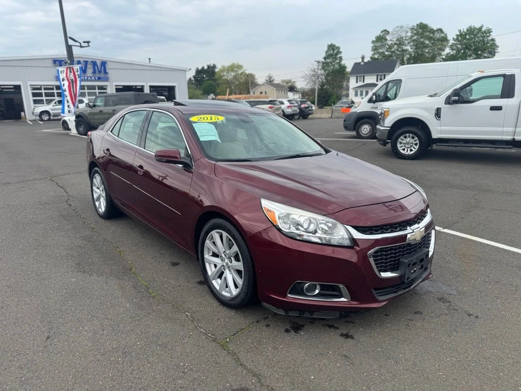 2015 Chevrolet Malibu view 3