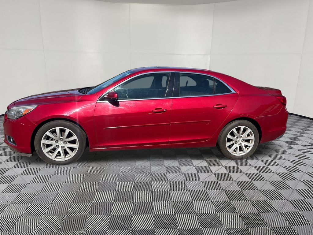 2014 Chevrolet Malibu view 2