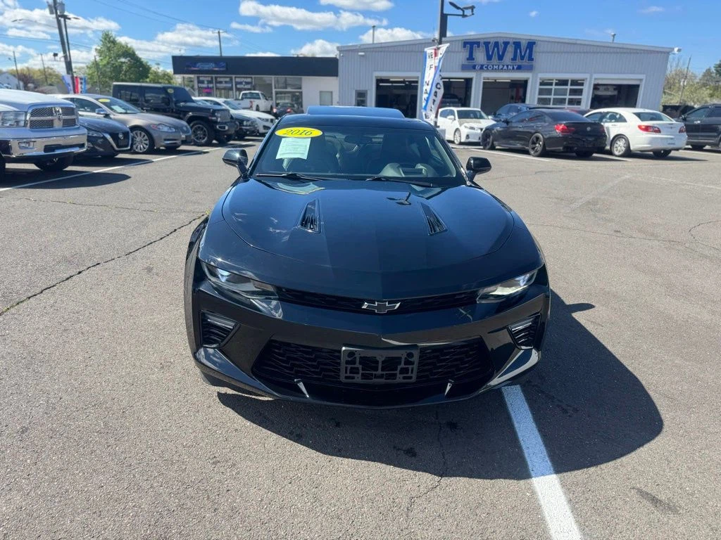 2016 Chevrolet Camaro view 2