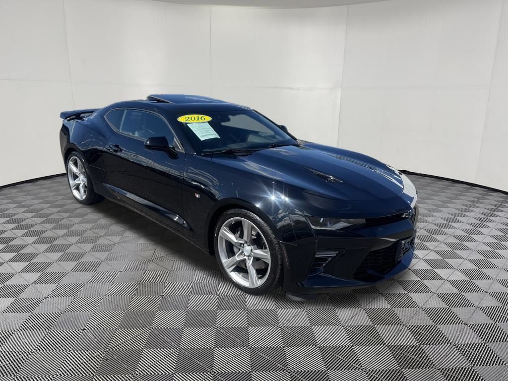 2016 Chevrolet Camaro view 3