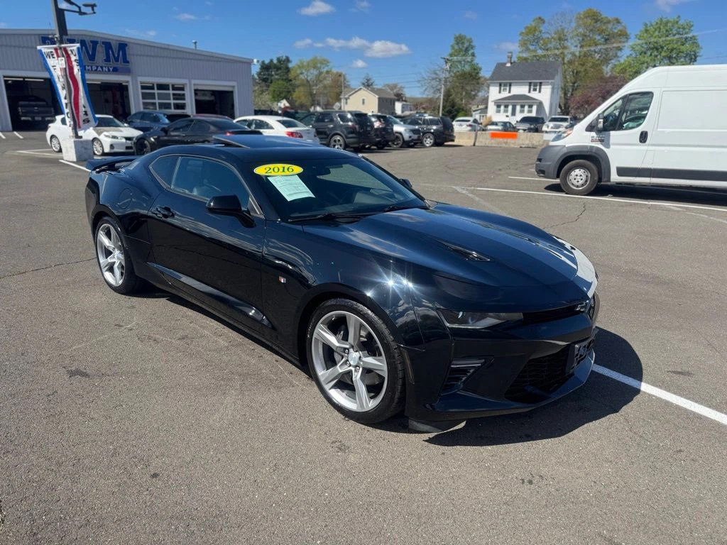 2016 Chevrolet Camaro view 3