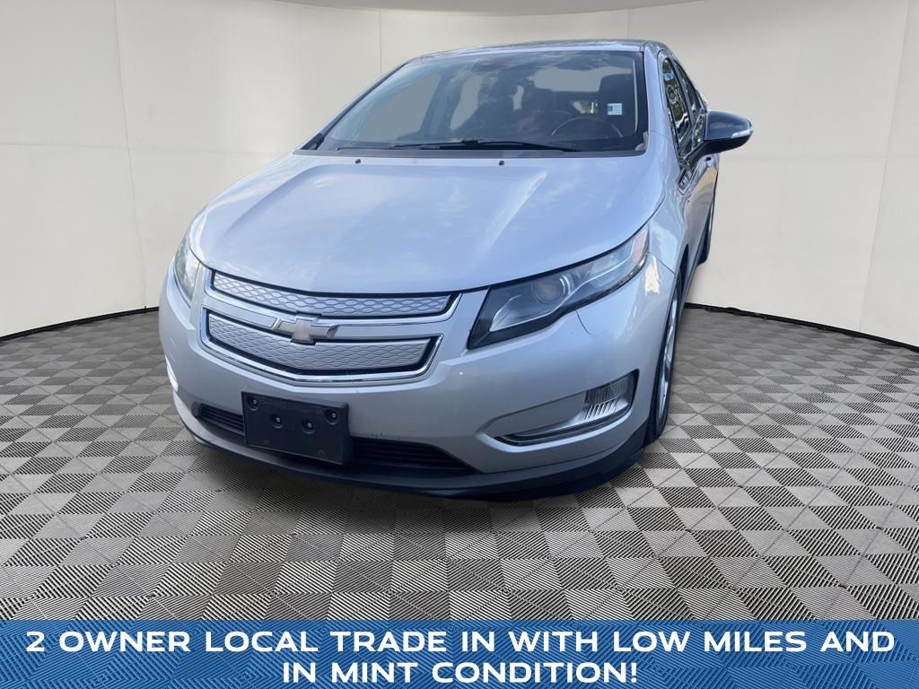 2014 Chevrolet Volt view 2