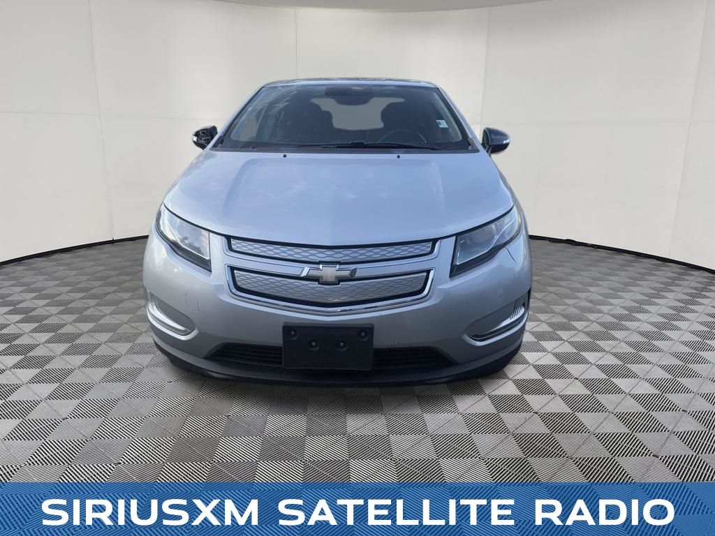 2014 Chevrolet Volt view 3