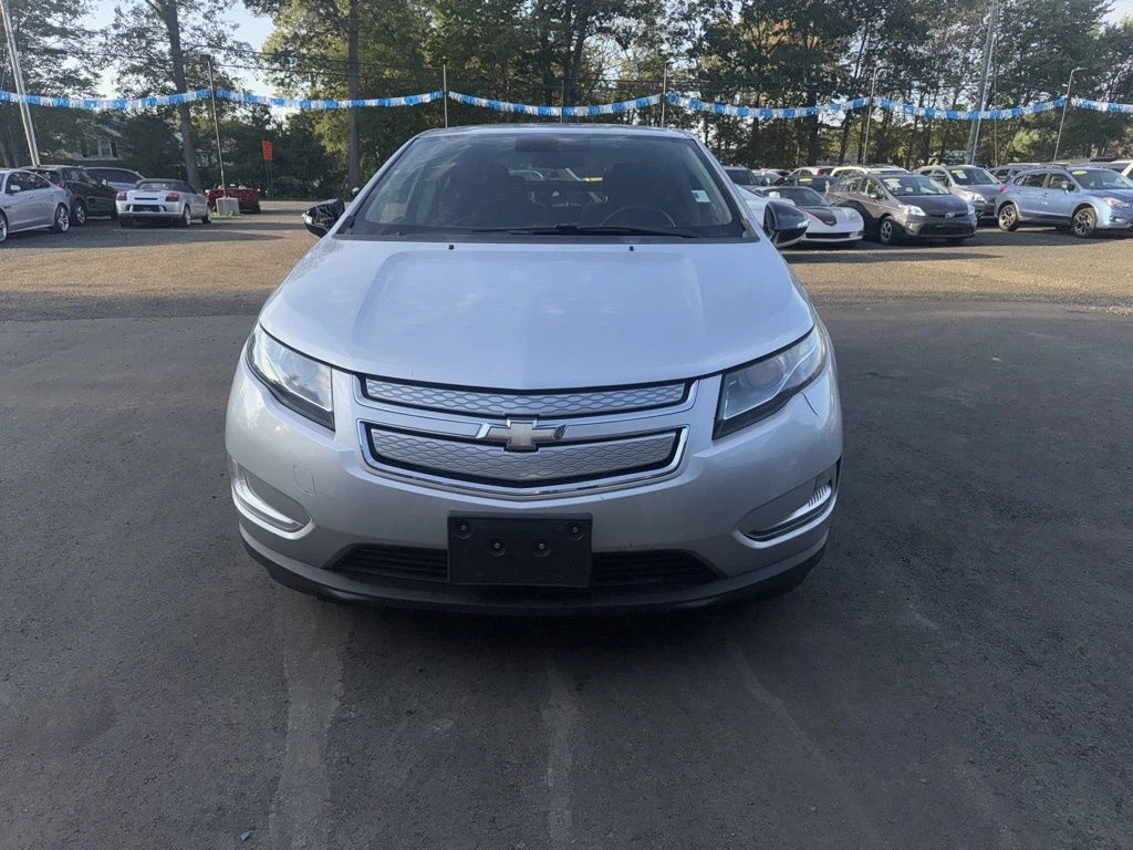 2014 Chevrolet Volt view 3