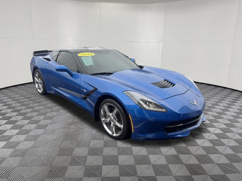2014 Chevrolet Corvette Stingray view 3