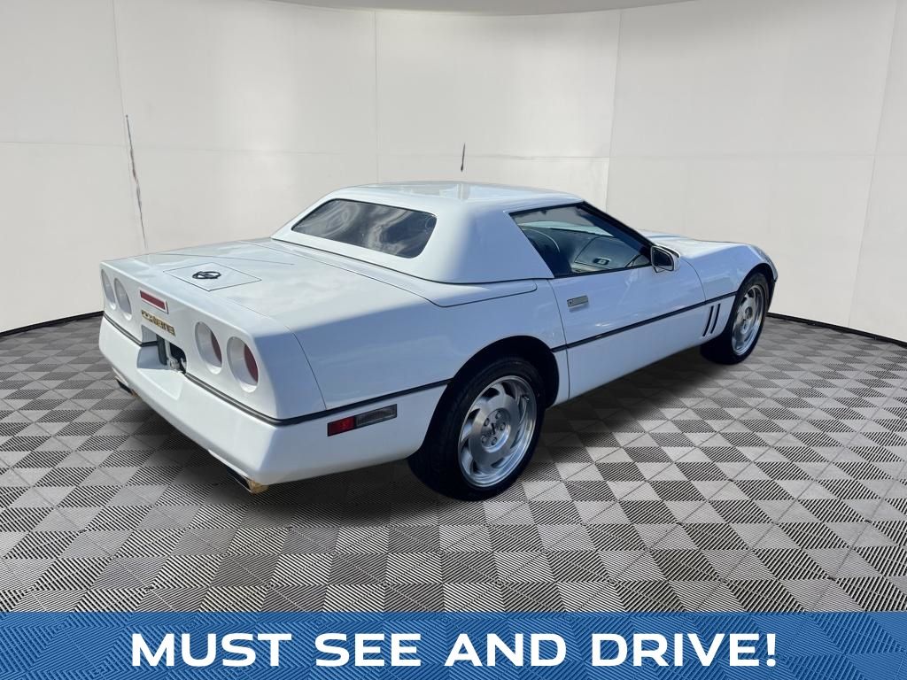 1990 Chevrolet Corvette view 4